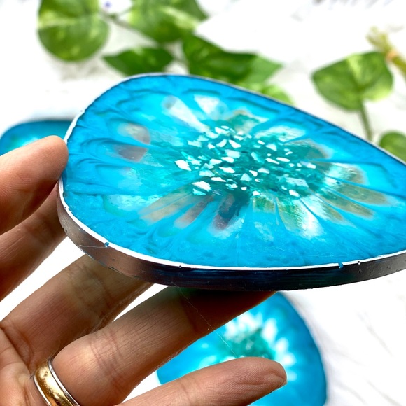 Turquoise resin coasters Modern triangular coasters, Unique coasters, small gift - Picture 6 of 7